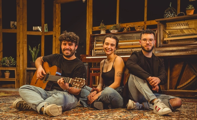 Alba Armengou Trio (ESP) - Blancos y Grafitos